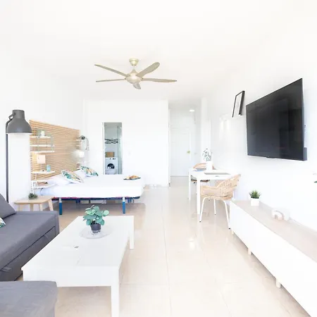 Апартаменты Nt Benalbeach Sea Views Terrace-quiet And Cozy *